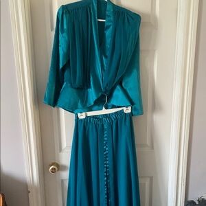 Vintage 💃 Elegant Teal Suit 🇨🇦